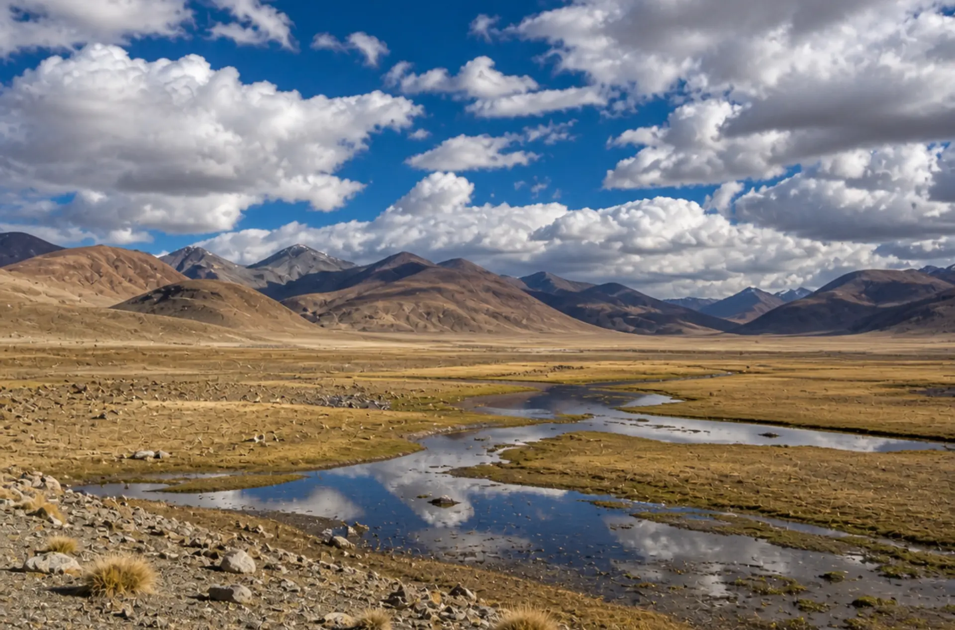 Romantic Leh Ladakh Couple Honeymoon Package with Scenic Valleys