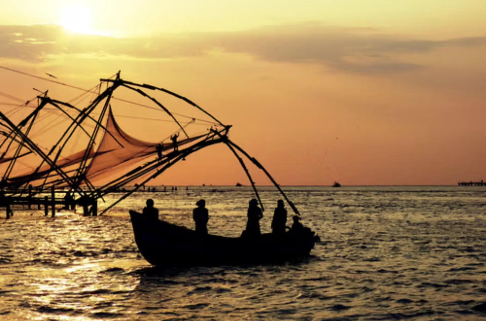 Romantic Kerala Backwater & Hill Station Honeymoon Tour