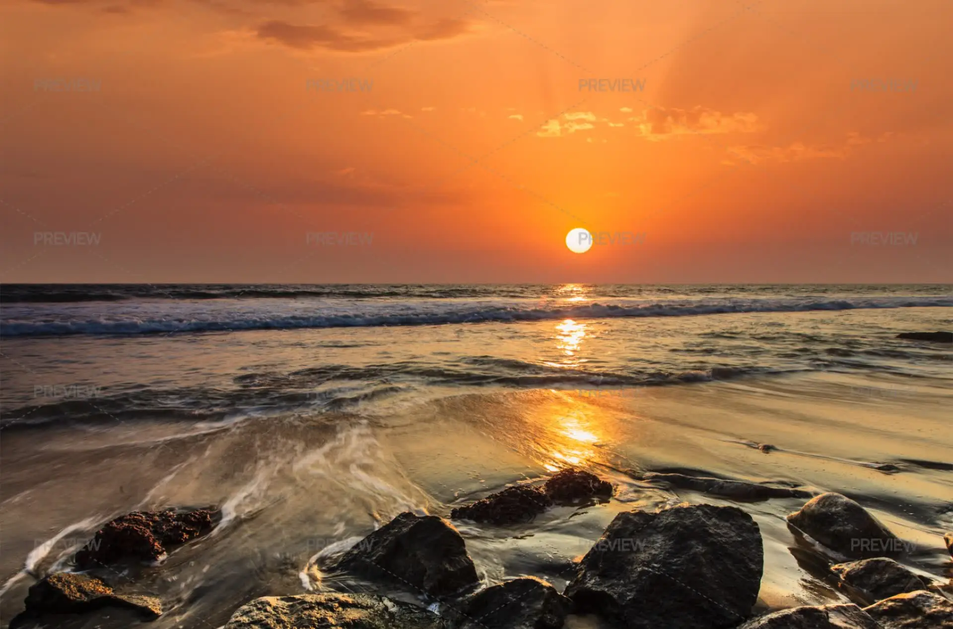 Classic Kerala Honeymoon Tour with Houseboat & Safari