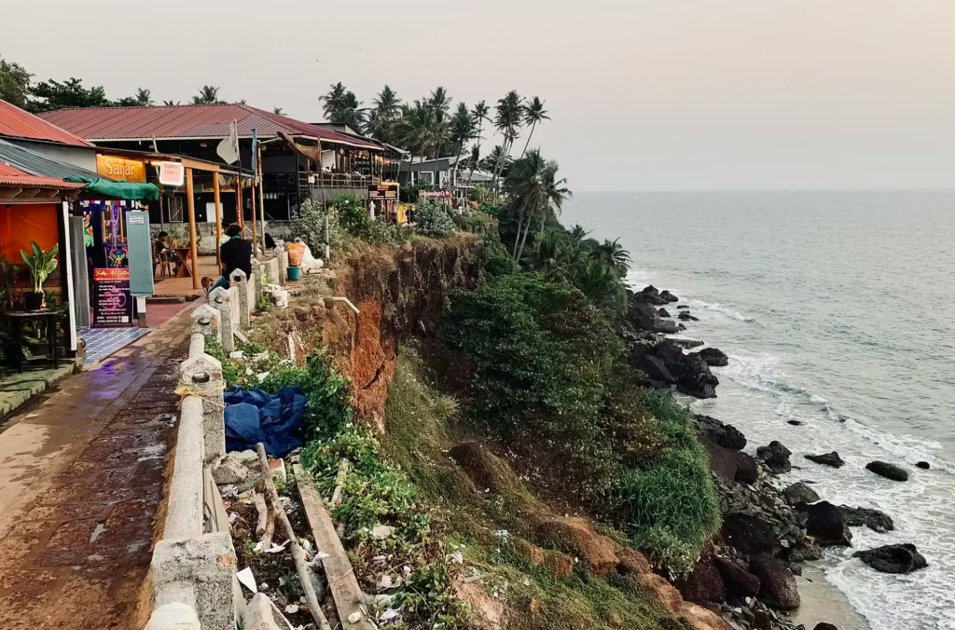 Kerala Family Delight – Munnar Thekkady Alleppey Kochi Holiday Package